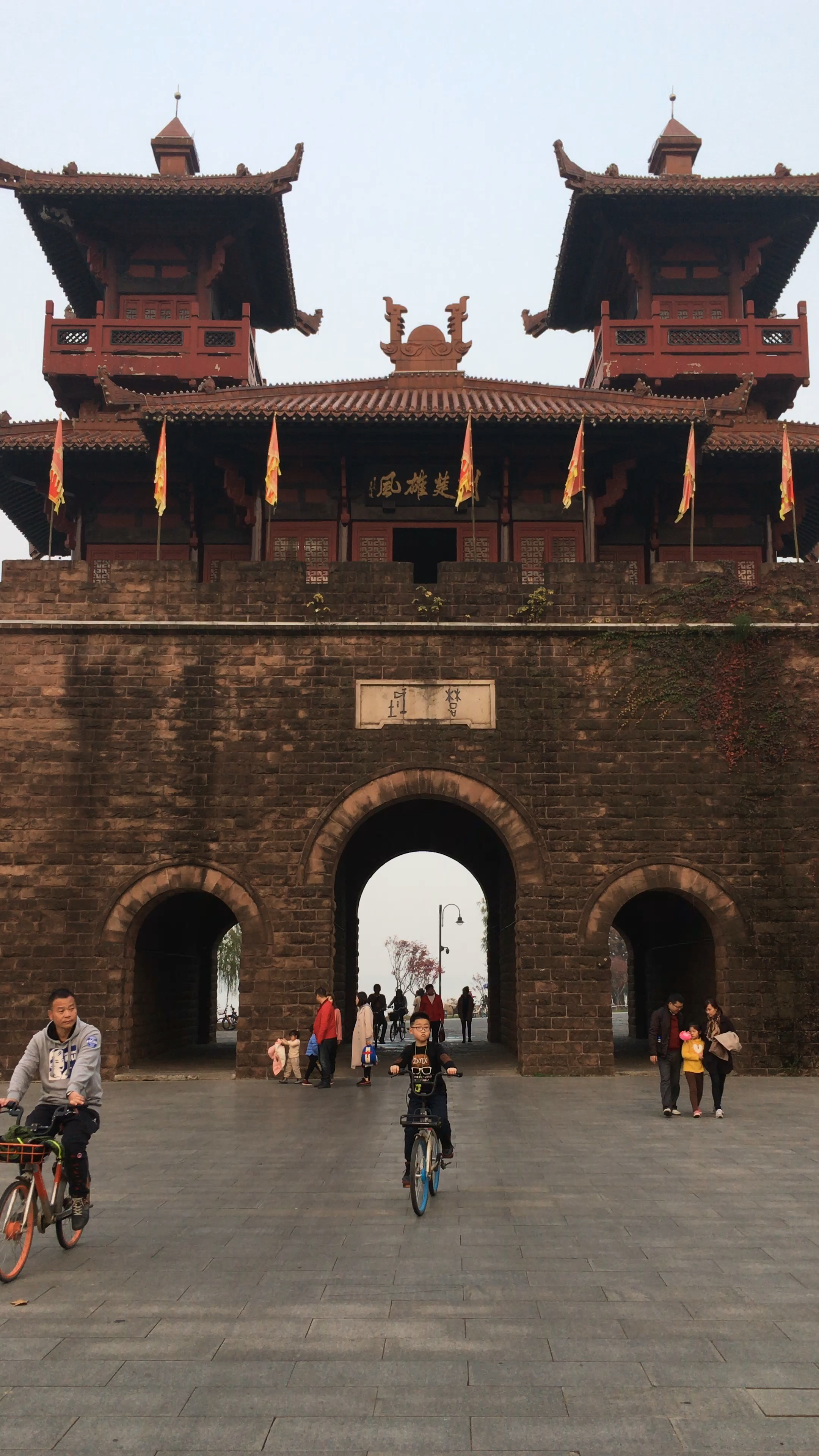 武汉东湖楚国城楼.