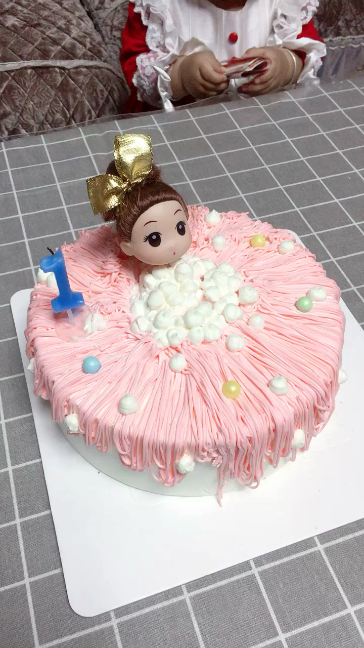 给宝贝女儿买的生日蛋糕,看看好看吗?