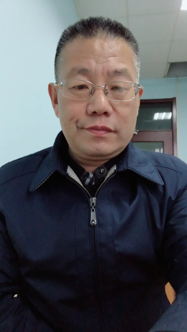 谜语:千年古屋,打一作家.