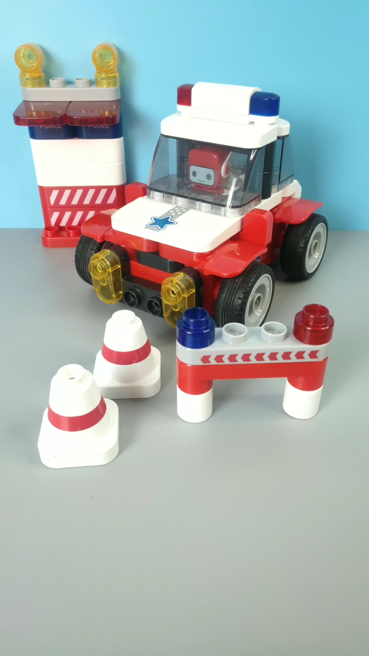 我要上热门#葡萄科技积木布鲁可系列布布百变警车,第一次配音,求牌览