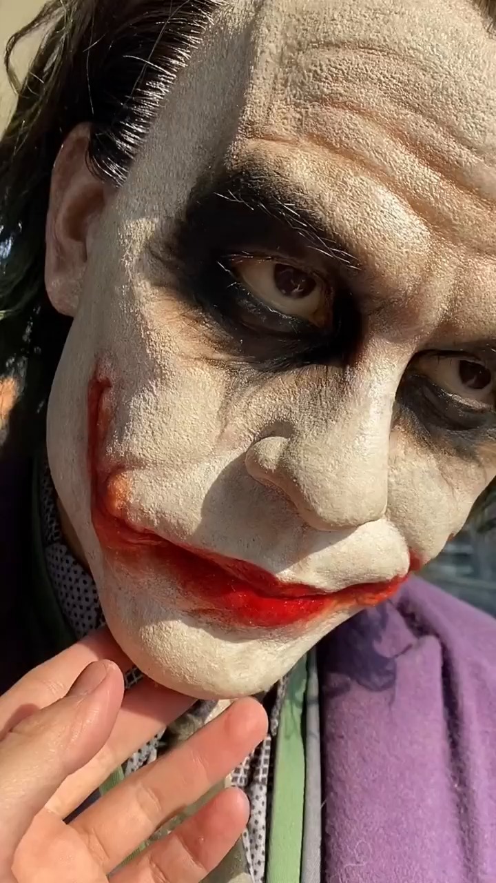 希斯莱杰 的颜值演技真的令人着迷!