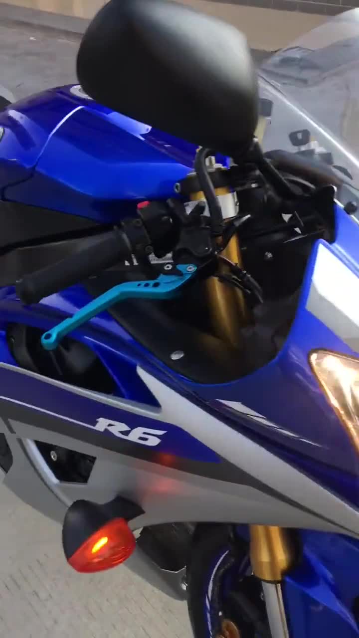 宝蓝色重型机车,洋气十足!