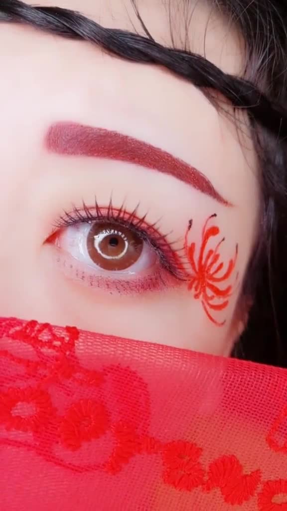 美妆:小姐姐化的这古装搭配的眼妆,太美了