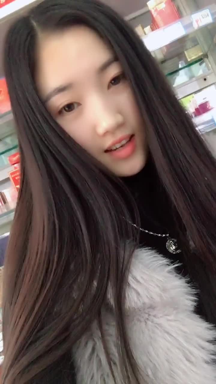 梁梦真发了一个短视频,你尽管点开,不好看算我输!