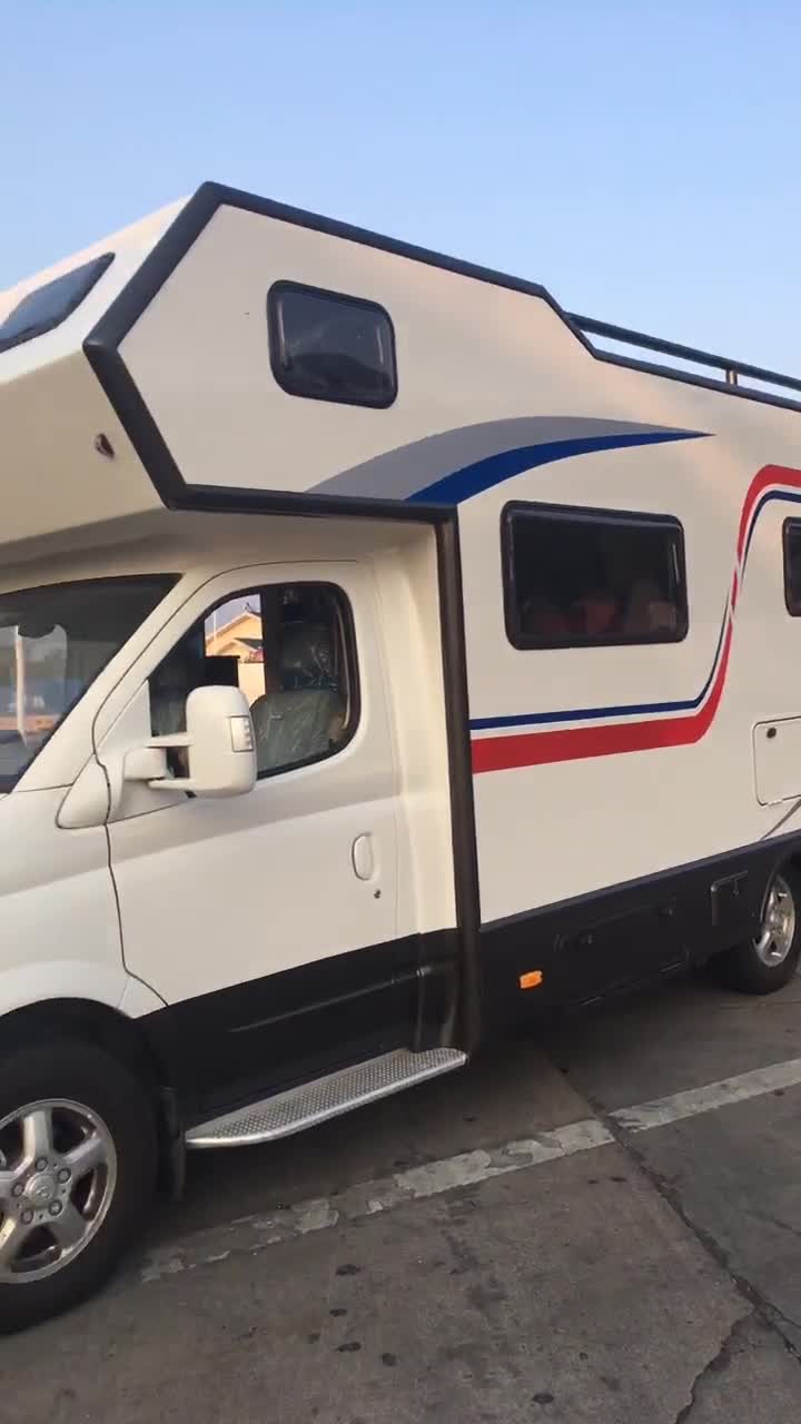 出发来长沙参加房车展会,此款车型为大通