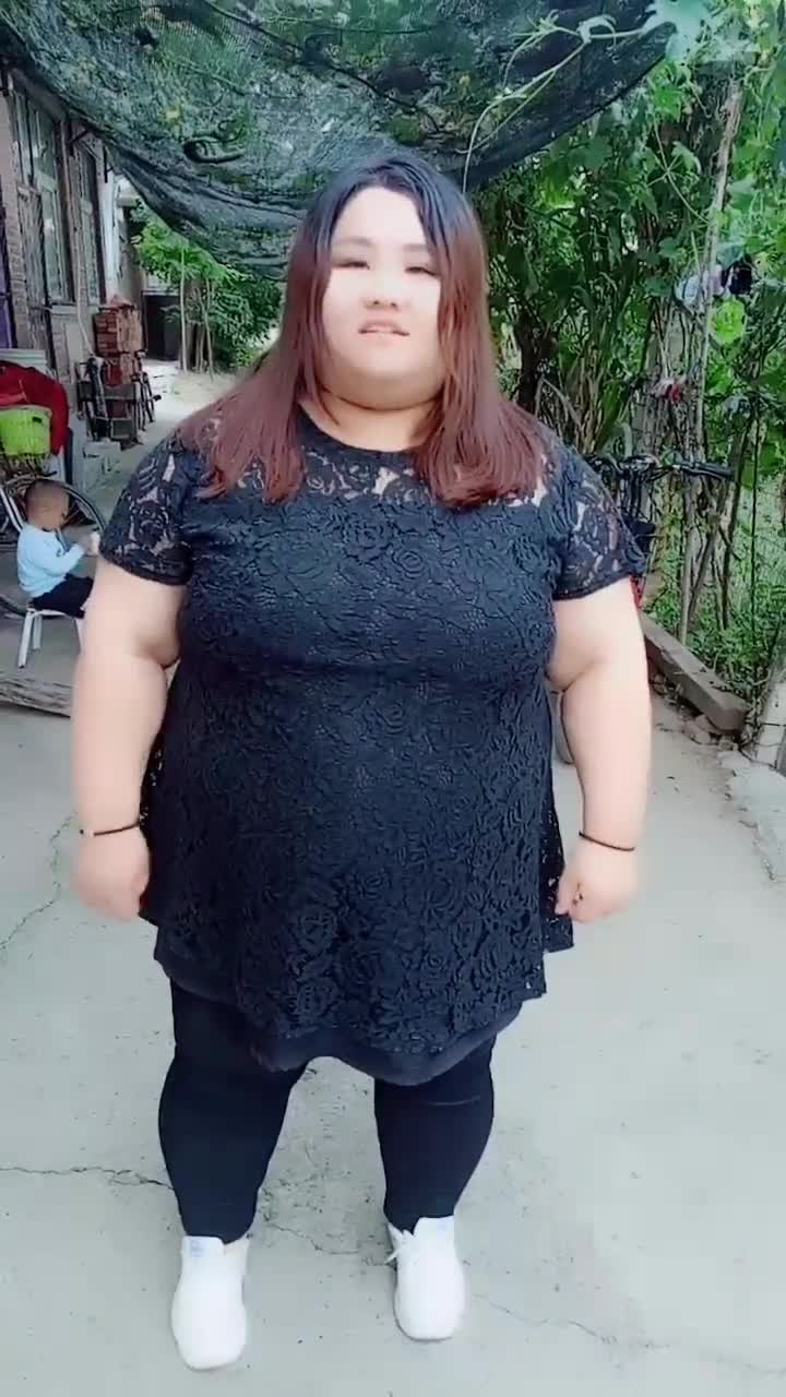 中国两百斤胖妹图片图片