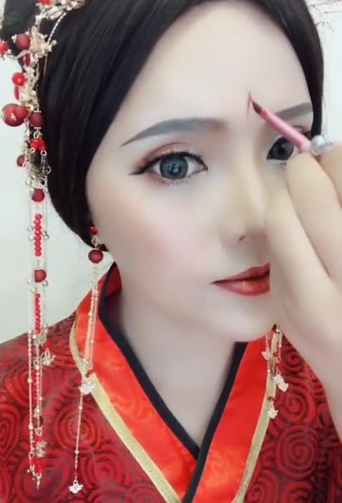 超美的古风妆,眉心妆容画上去之后美炸了!