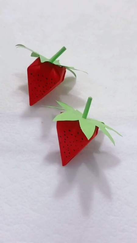手工折纸#来个酸酸甜甜的大草莓,好看吗?