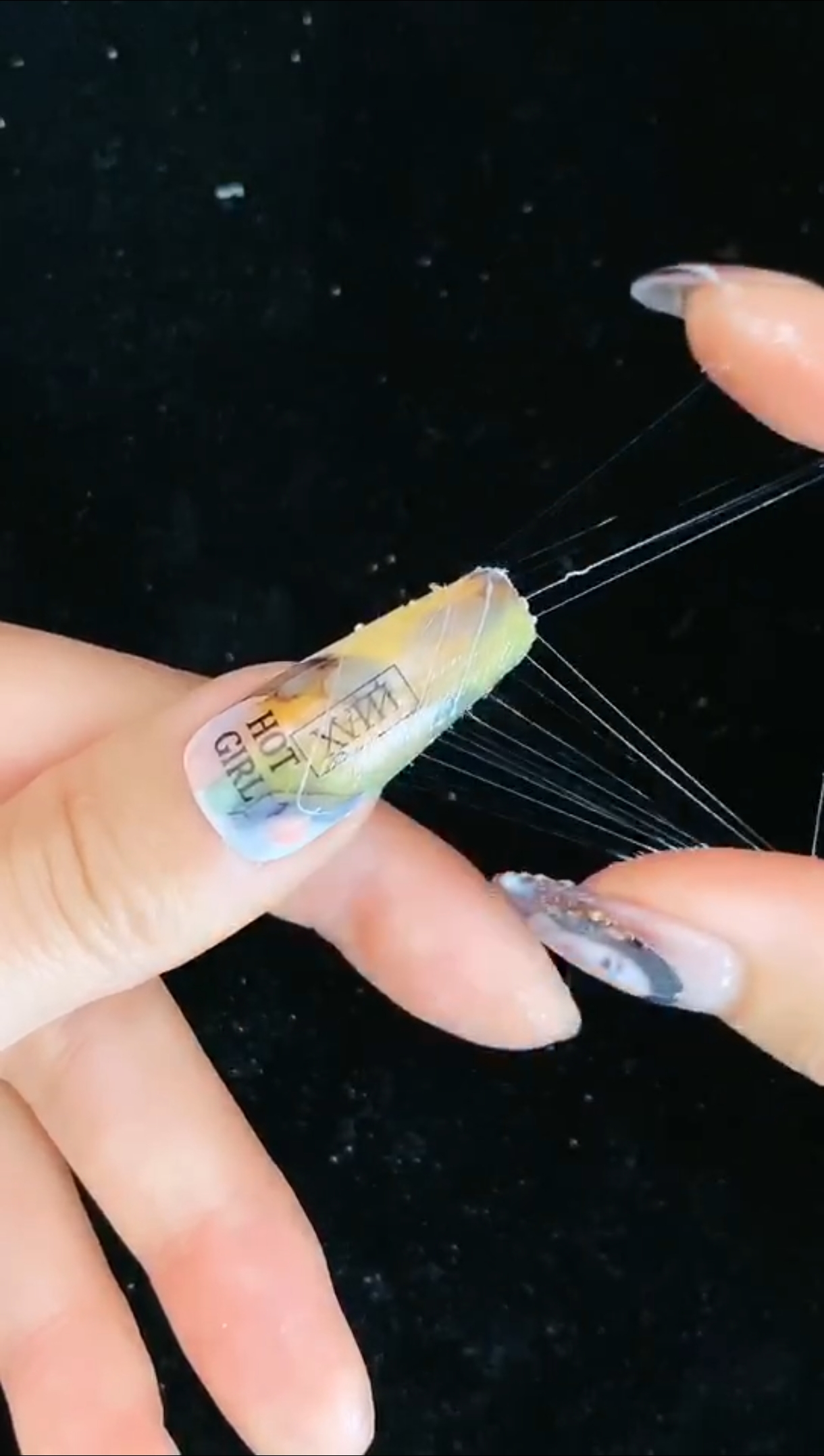 美甲#闺蜜这个白色手指拉丝太实用了!