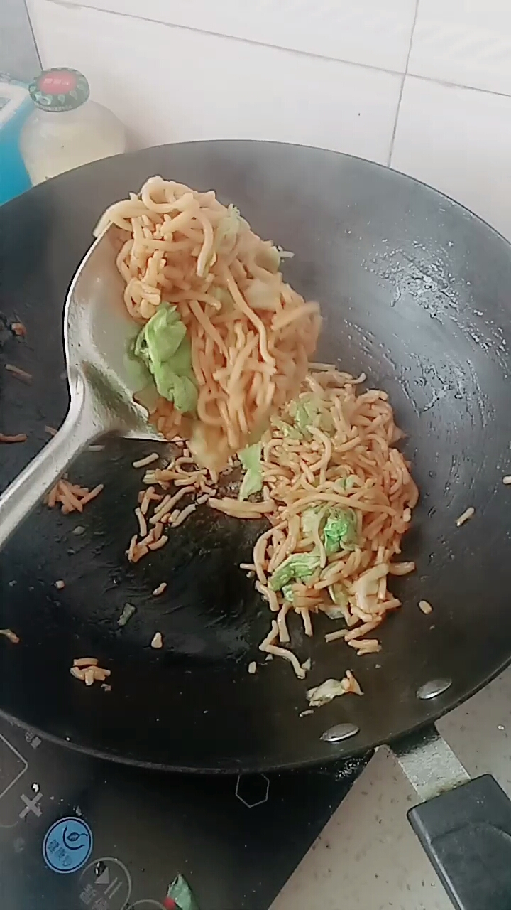 黑暗料理之王#这面是怎么了,炒面做成这样