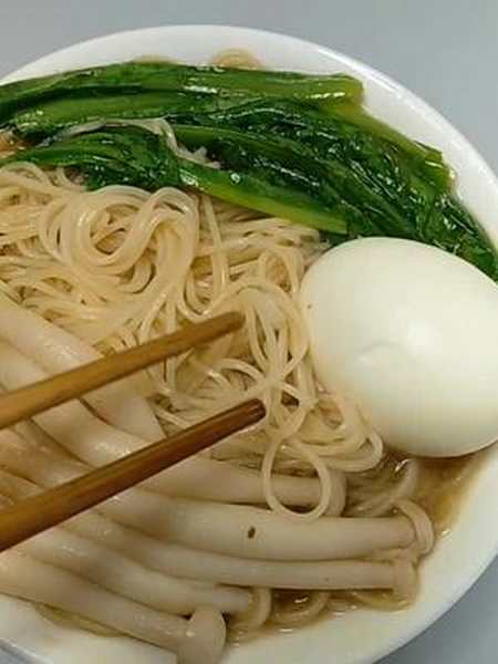 吃的竹升面冷天吃上一大碗纤细如丝的面条清香鲜美爽滑好吃