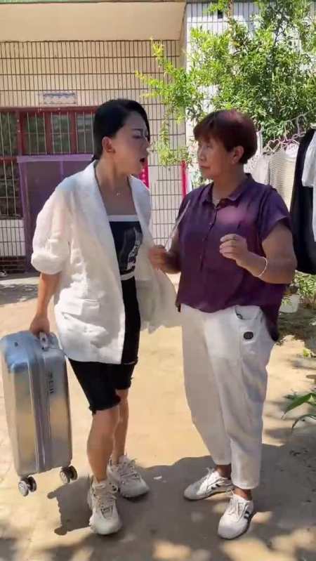 婆婆和儿媳吵架被我轻松化解的同时好像得到了点什么