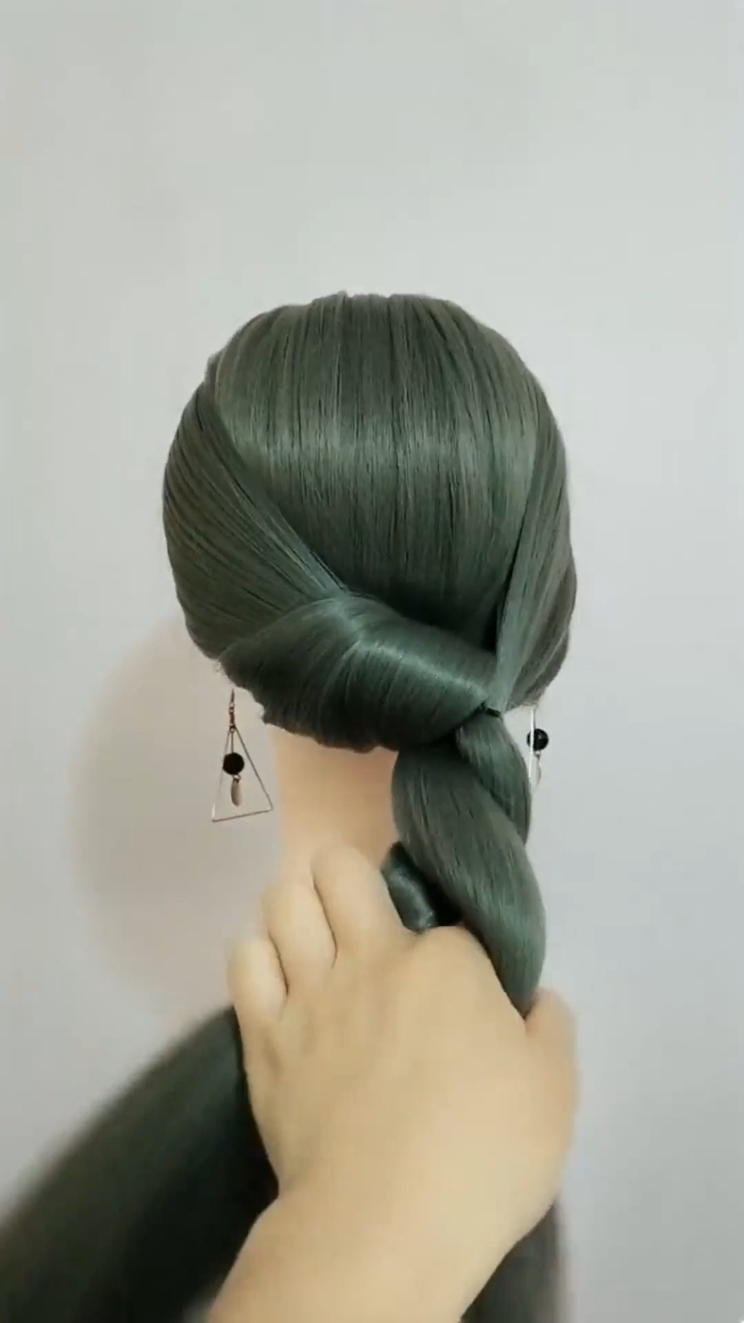 今年很火的挽发,简单又清爽,只需1分钟就能完成