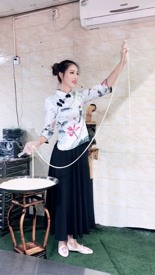 你们都被骗了,这个才是真正的一根面西施