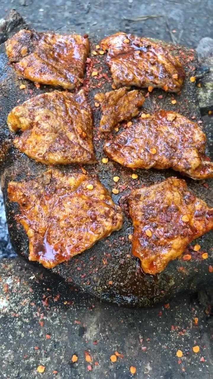 鹅卵石烤肉味道好极了