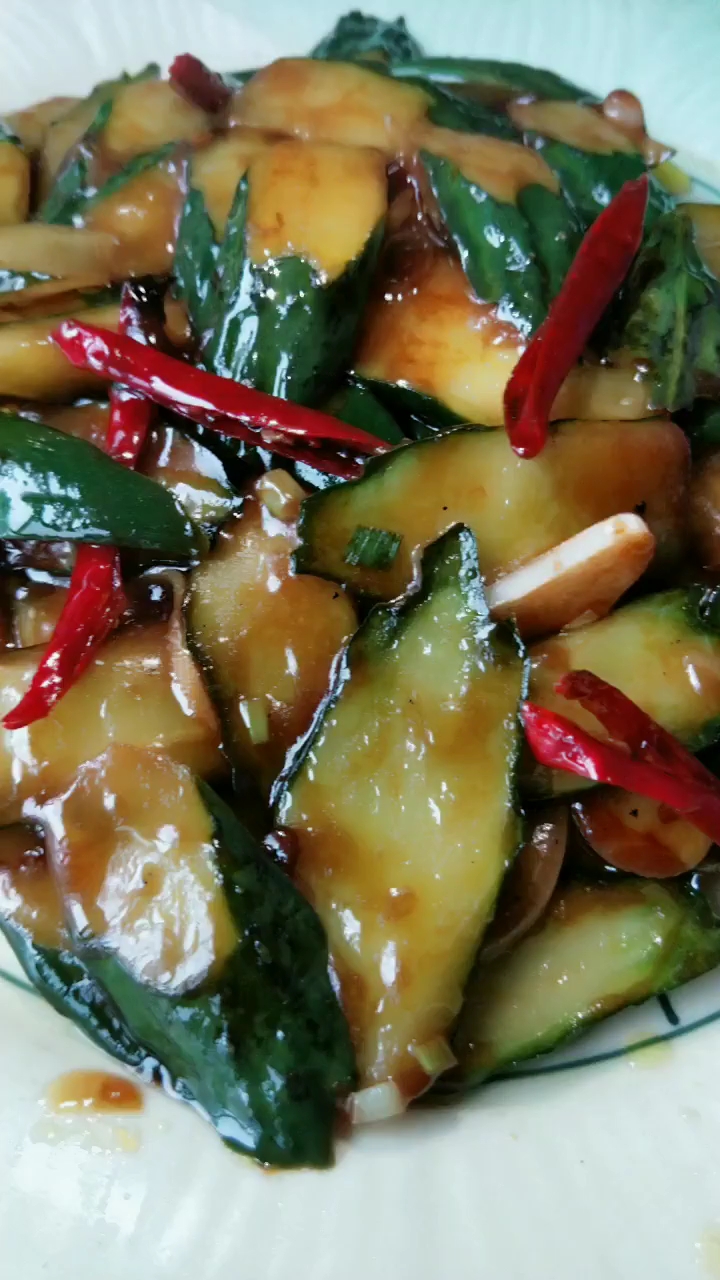 再不减肥就晚了#喜哥教你做好吃的醋溜黄瓜的做法