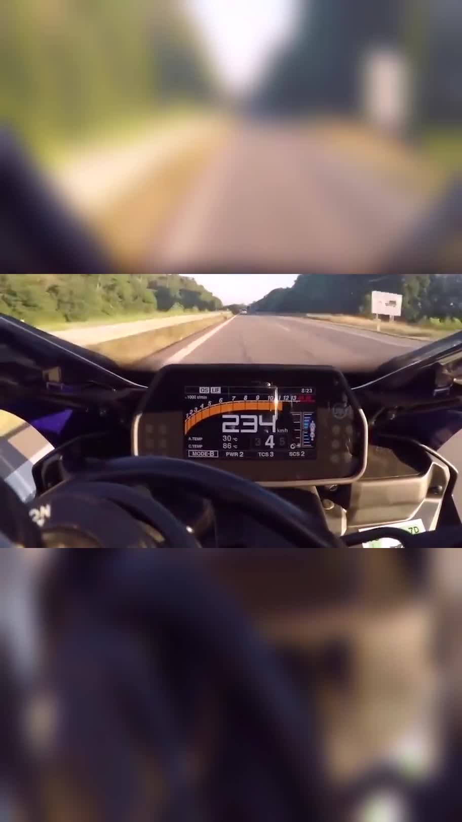 机车摩托:雅马哈r1插上红钥匙极速299km,提速太快了!