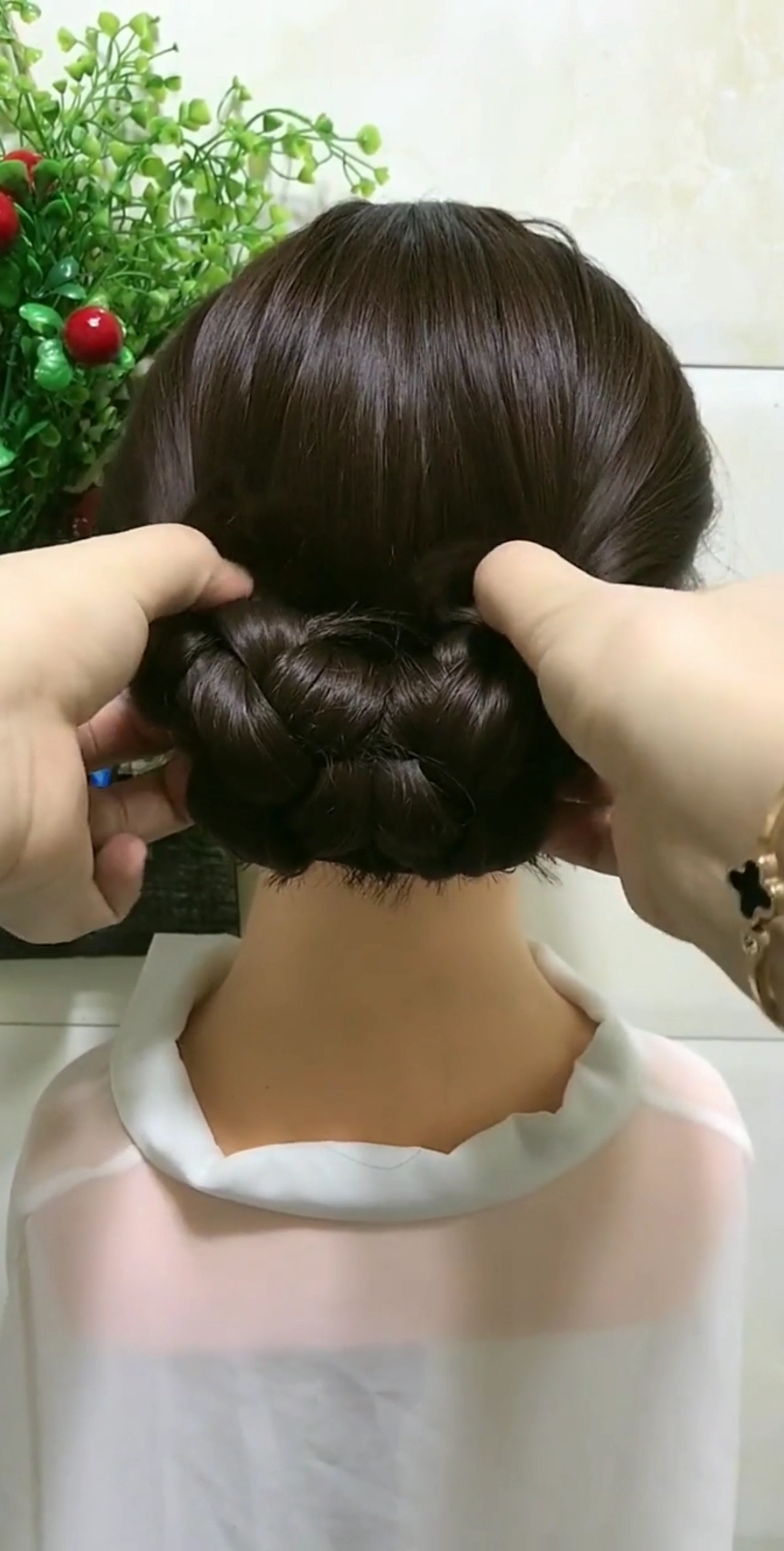 40岁都能扎的气质发型