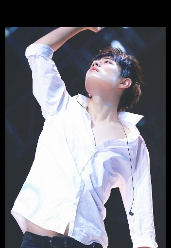 肖战#这个锁骨,也太鲨我了