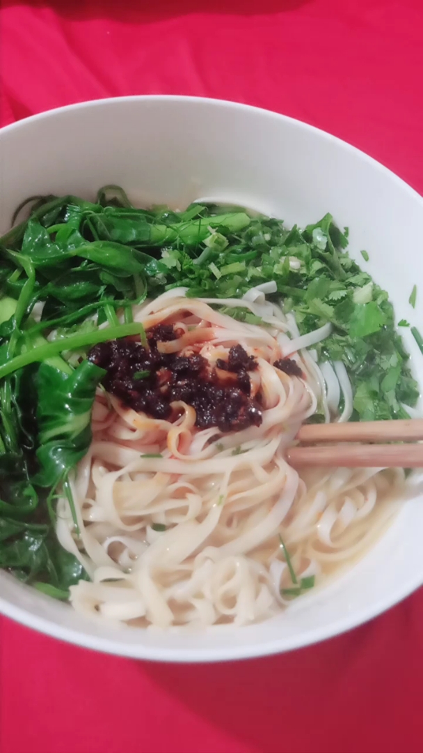 豌豆苗猪油面条  小时候的最爱