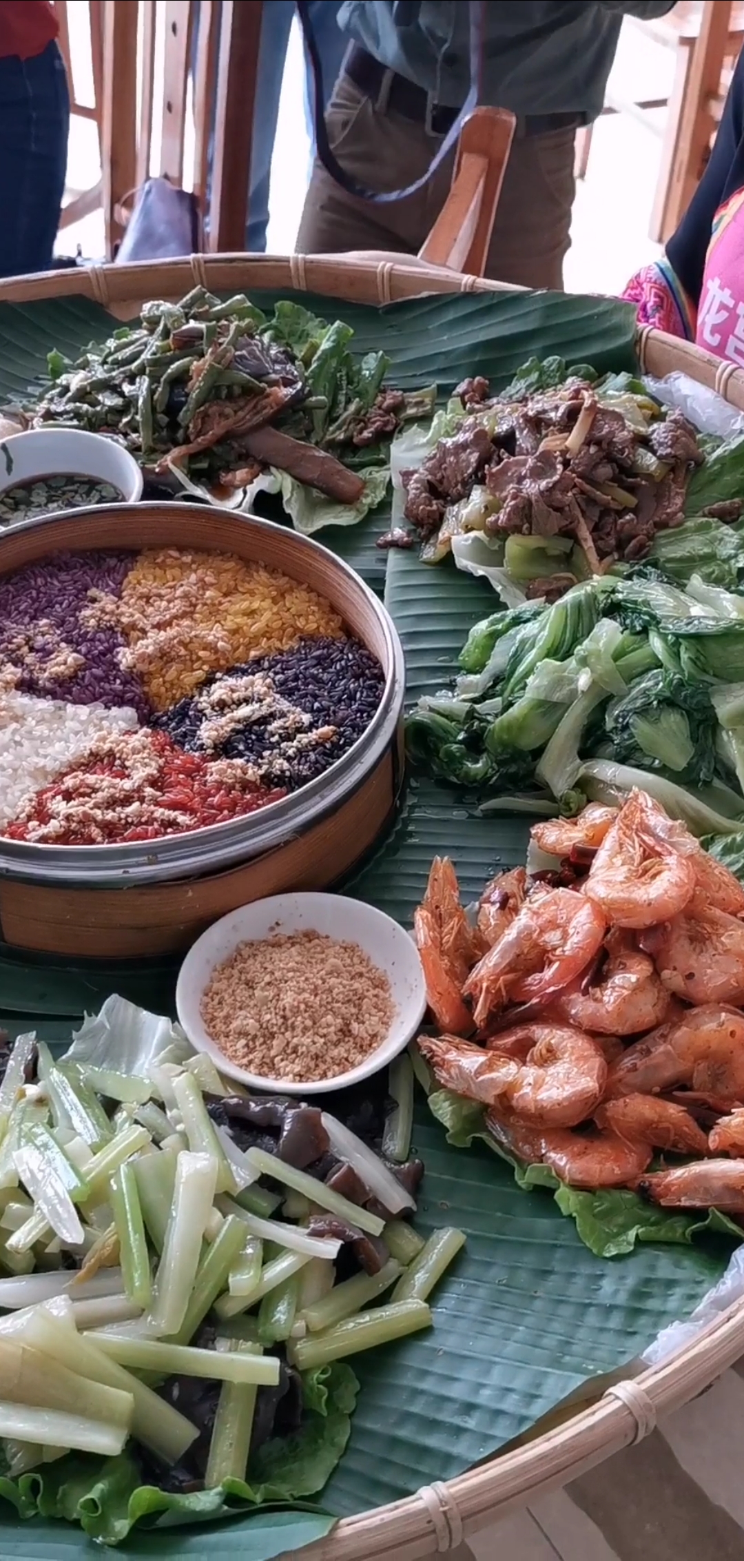 爱美食爱生活#广西美食簸箕宴,你猜这一份多少钱?