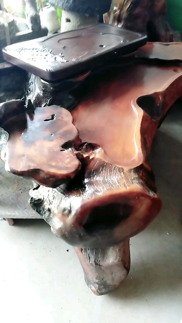 红花梨茶几美观大方