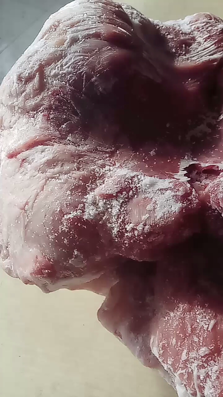 这新鲜的猪后丘,100元买了十五斤,多划算