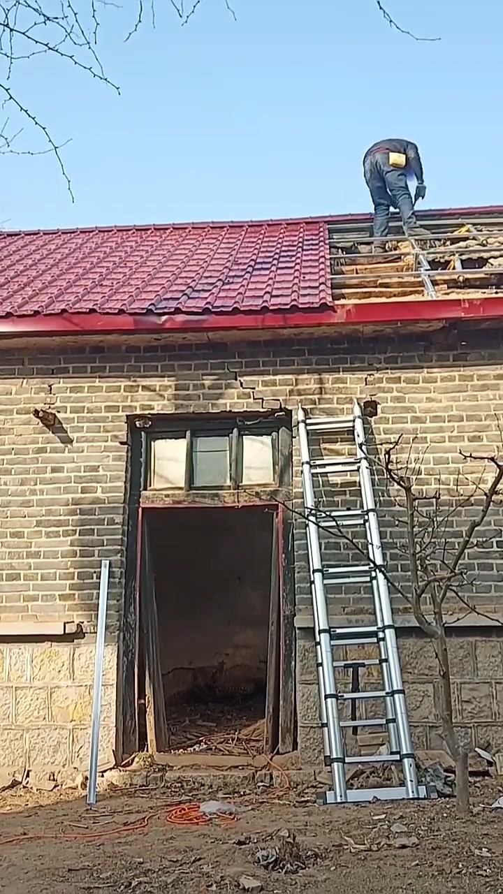 瓦房漏雨翻新用彩钢瓦效果好