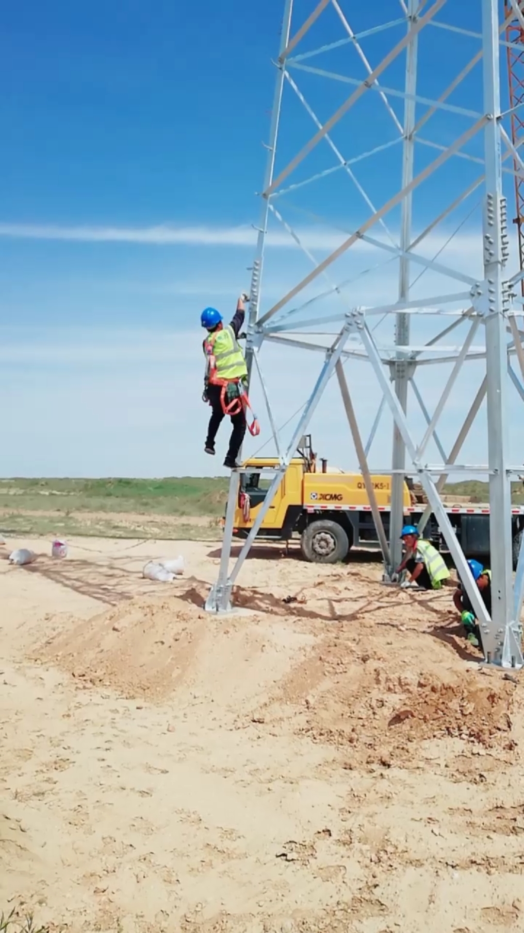 输电线路铁塔吊装