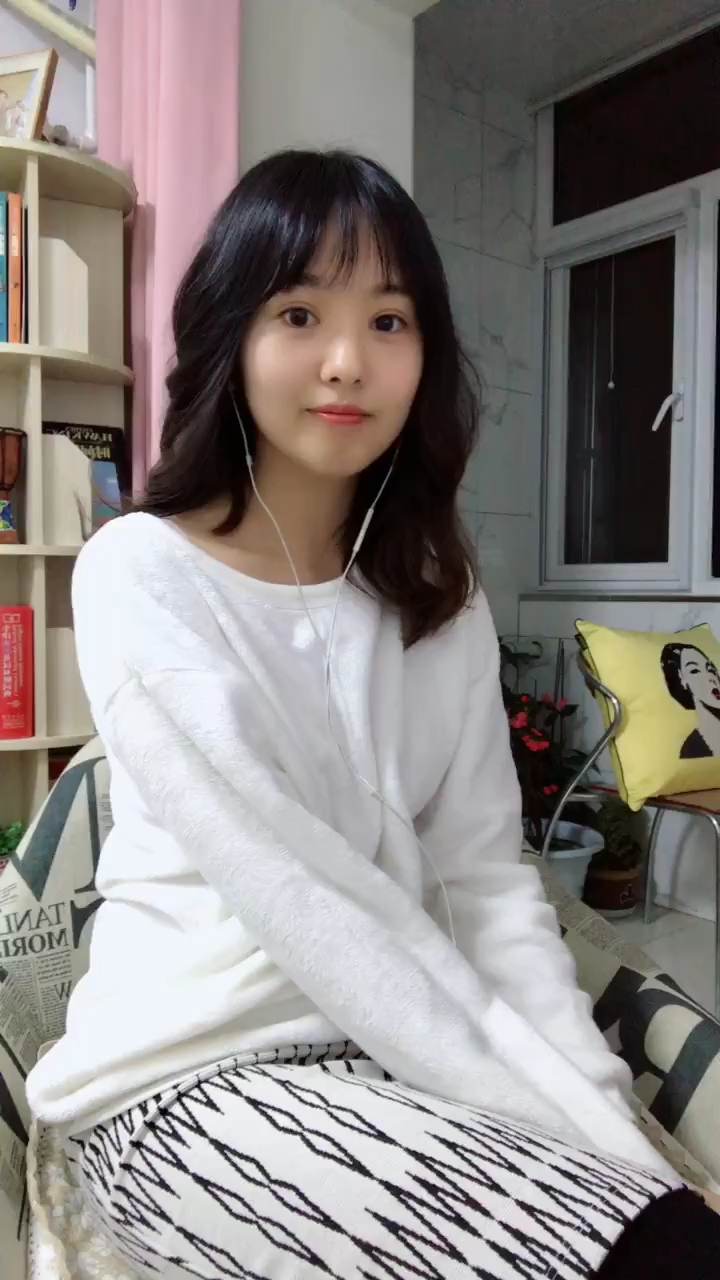 北外超甜小姐姐,网恋找她吧!