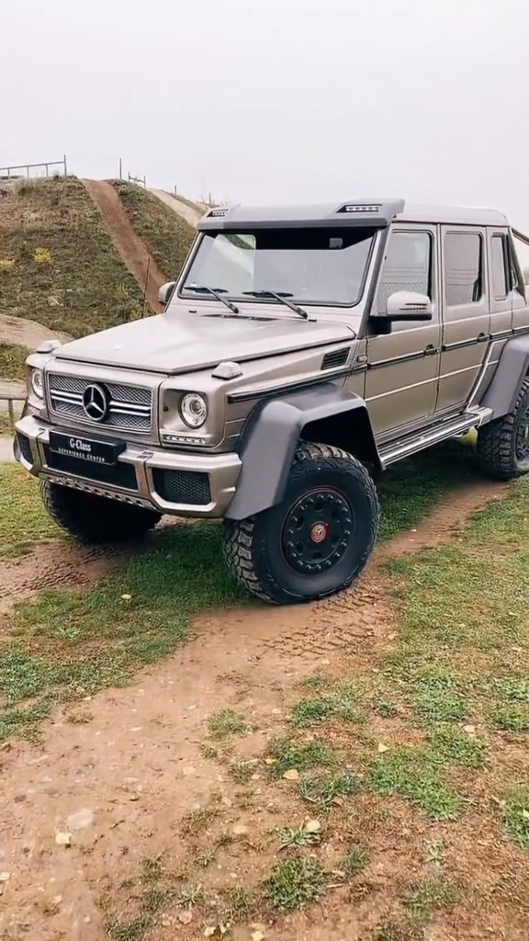 豪车#奔驰g63 6x6加长版,比劳斯莱斯更香