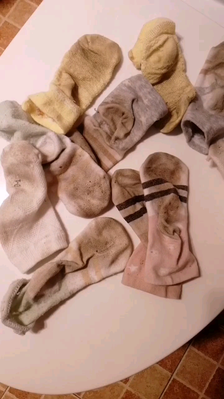 脏袜子 穿过图片