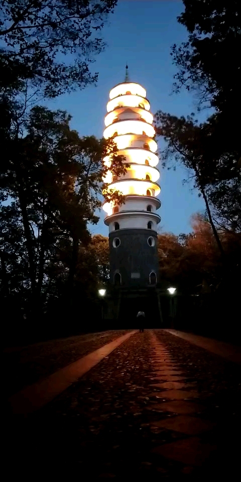 腾冲文笔塔,代表腾冲文运昌隆