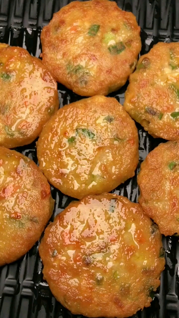 香煎豆腐饼,看着就想吃两口嘎嘎香