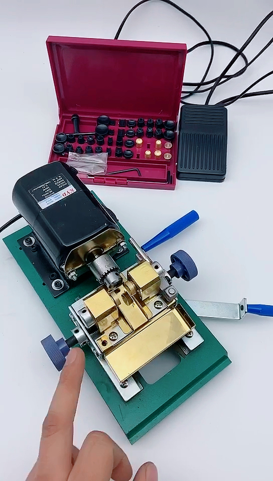 自制大功率小型圆珠打孔机