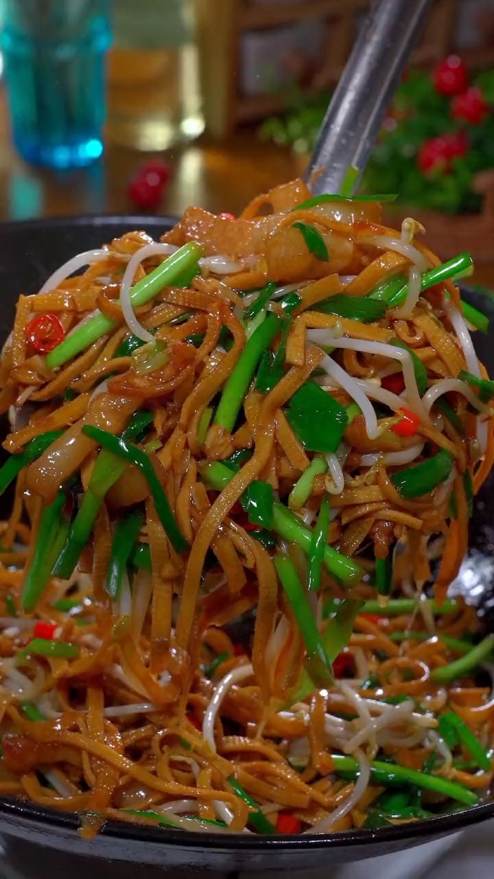 美食#豆皮炒豆芽這樣做太費米飯了,好吃又下飯-度小視