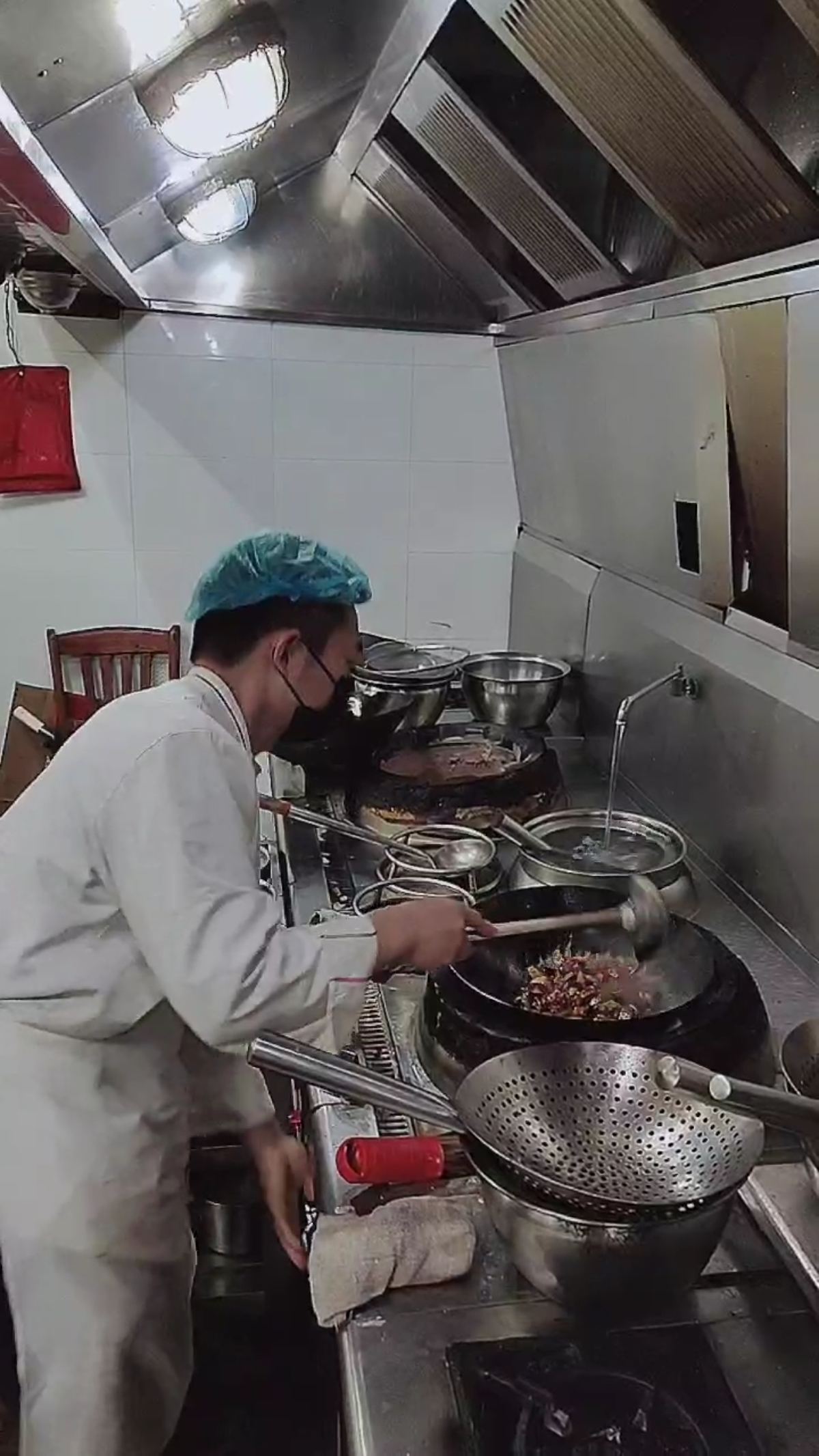 秀出你的拿手菜#18岁小厨师炒菜,太让人震惊了.