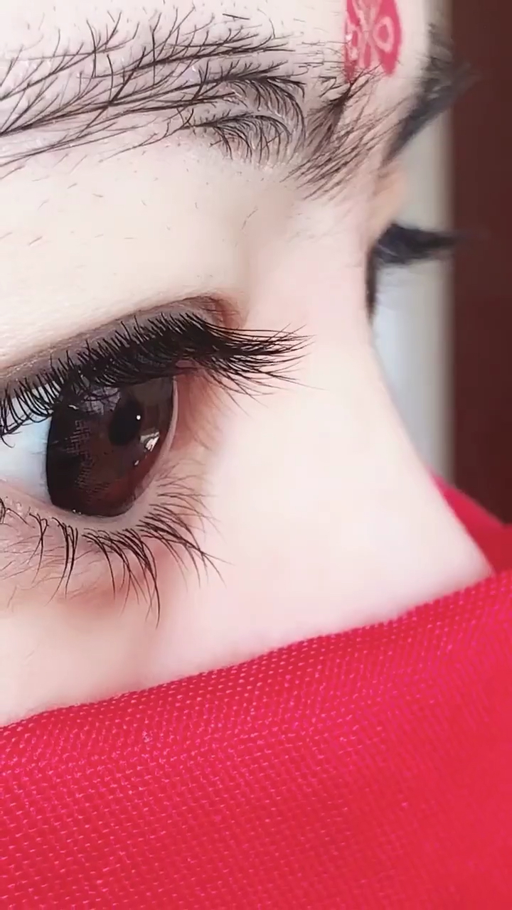 全网最长睫毛怪