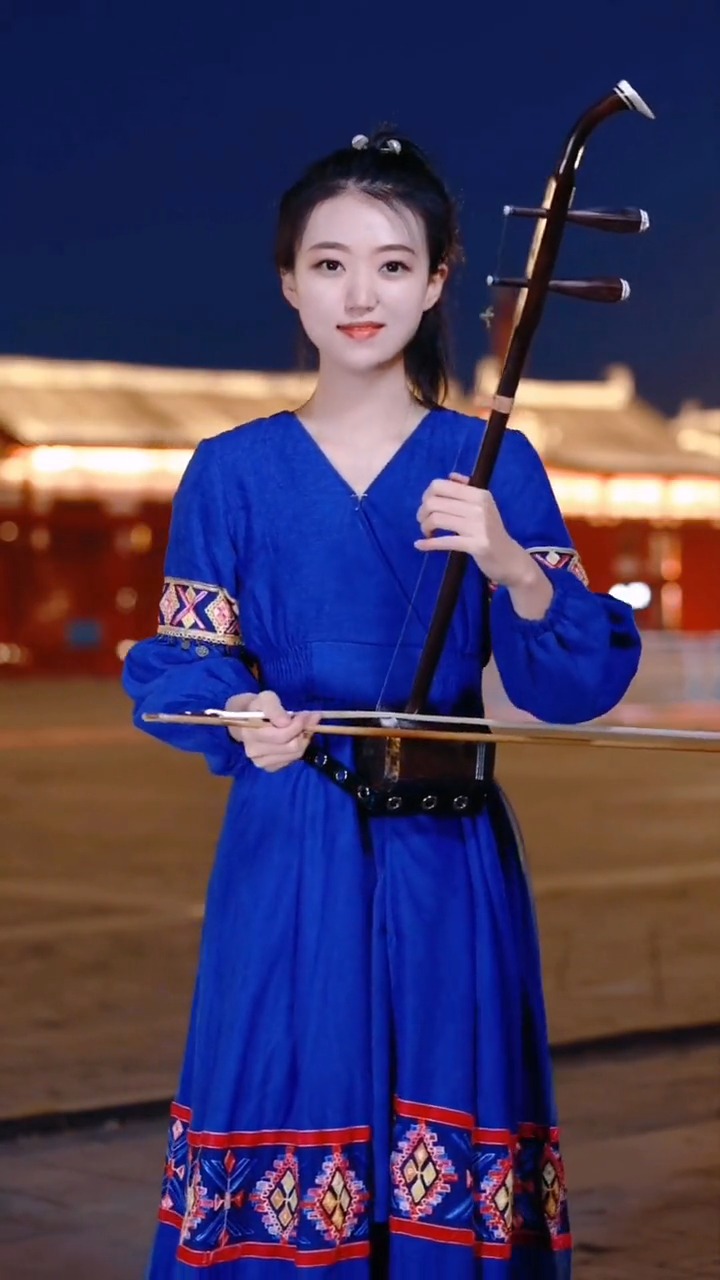 古典中国风#国风古韵民乐艺术欣赏,二胡拉奏《梦驼铃》,传承弘扬民乐
