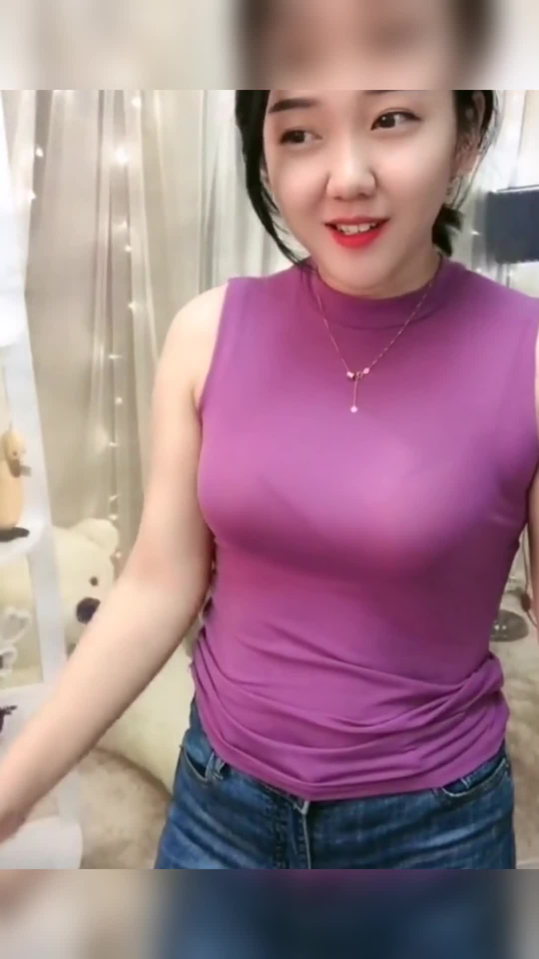 我要上热门#邻居老婆很漂亮,身材也很好,就是腋毛有点扎眼!