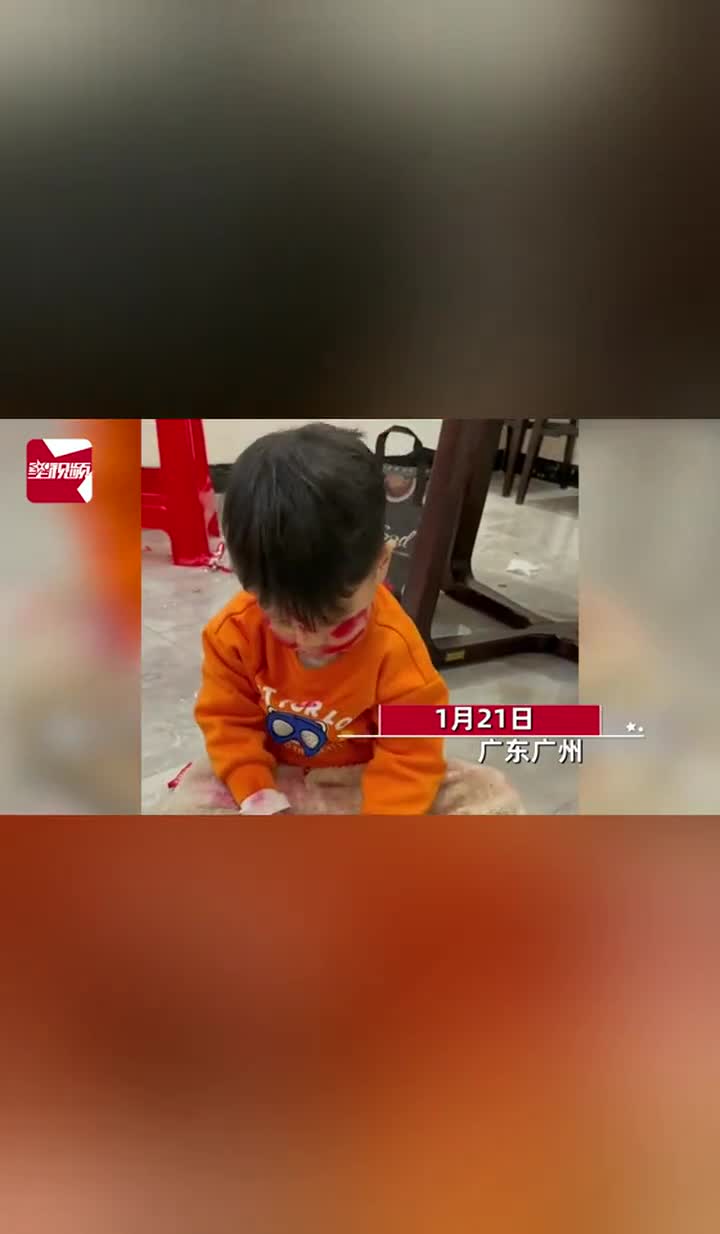熊孩子玩口红现场惨烈妈妈称要给完整的童年网友却称高