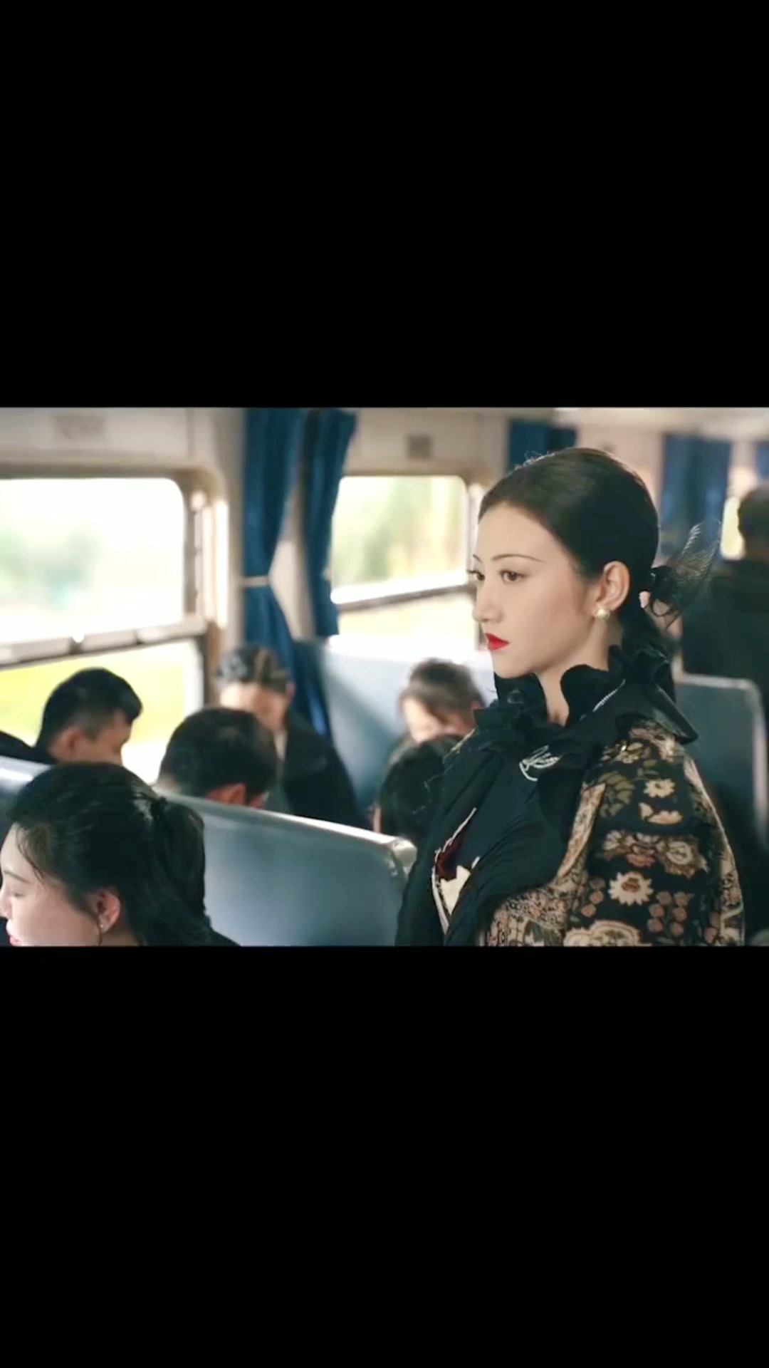 电视剧没想到司藤坐绿皮火车的样子也太好笑了吧哈哈景甜司藤