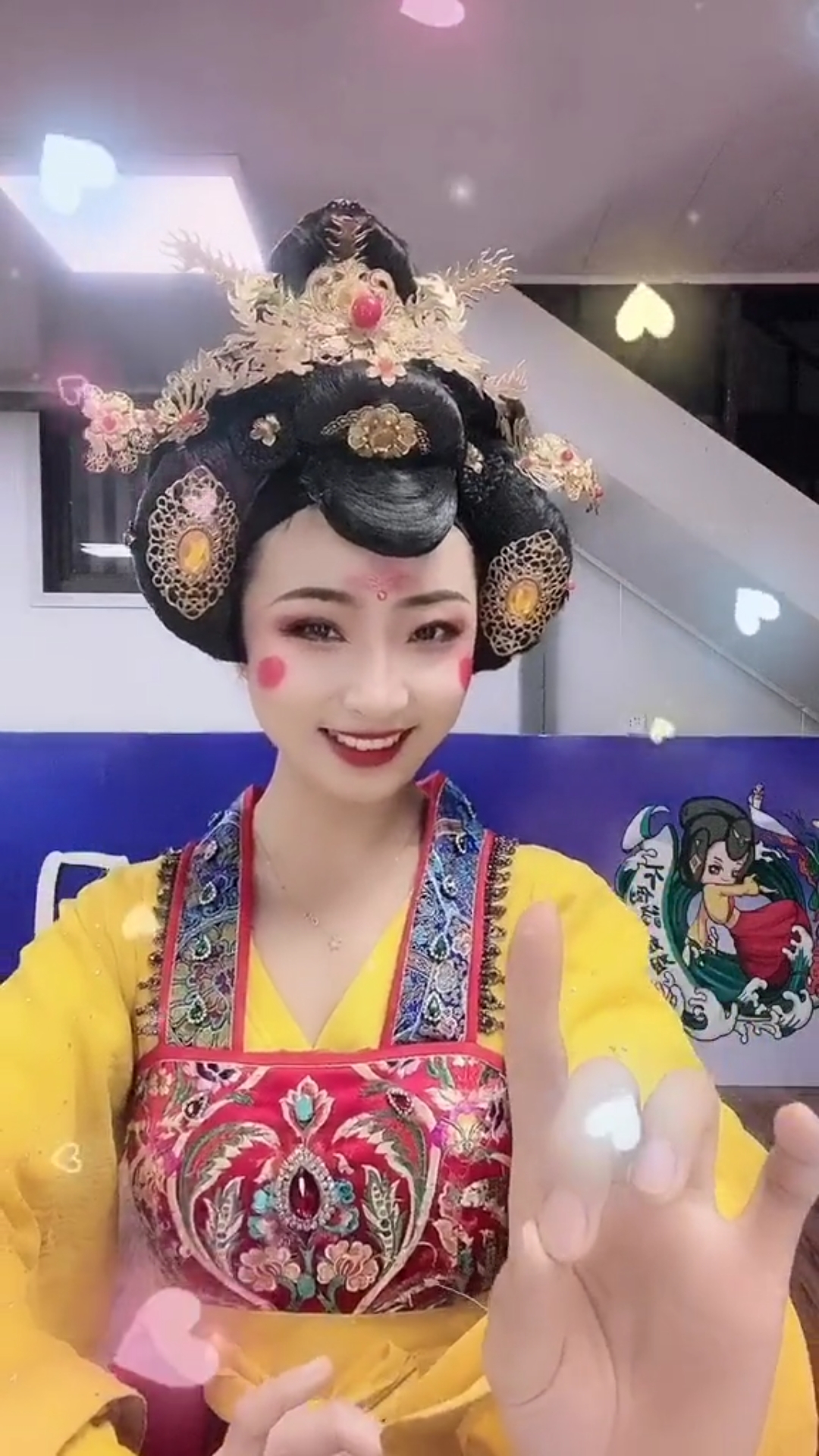 大唐不夜城不倒翁小姐姐#大唐不夜城甜甜圈