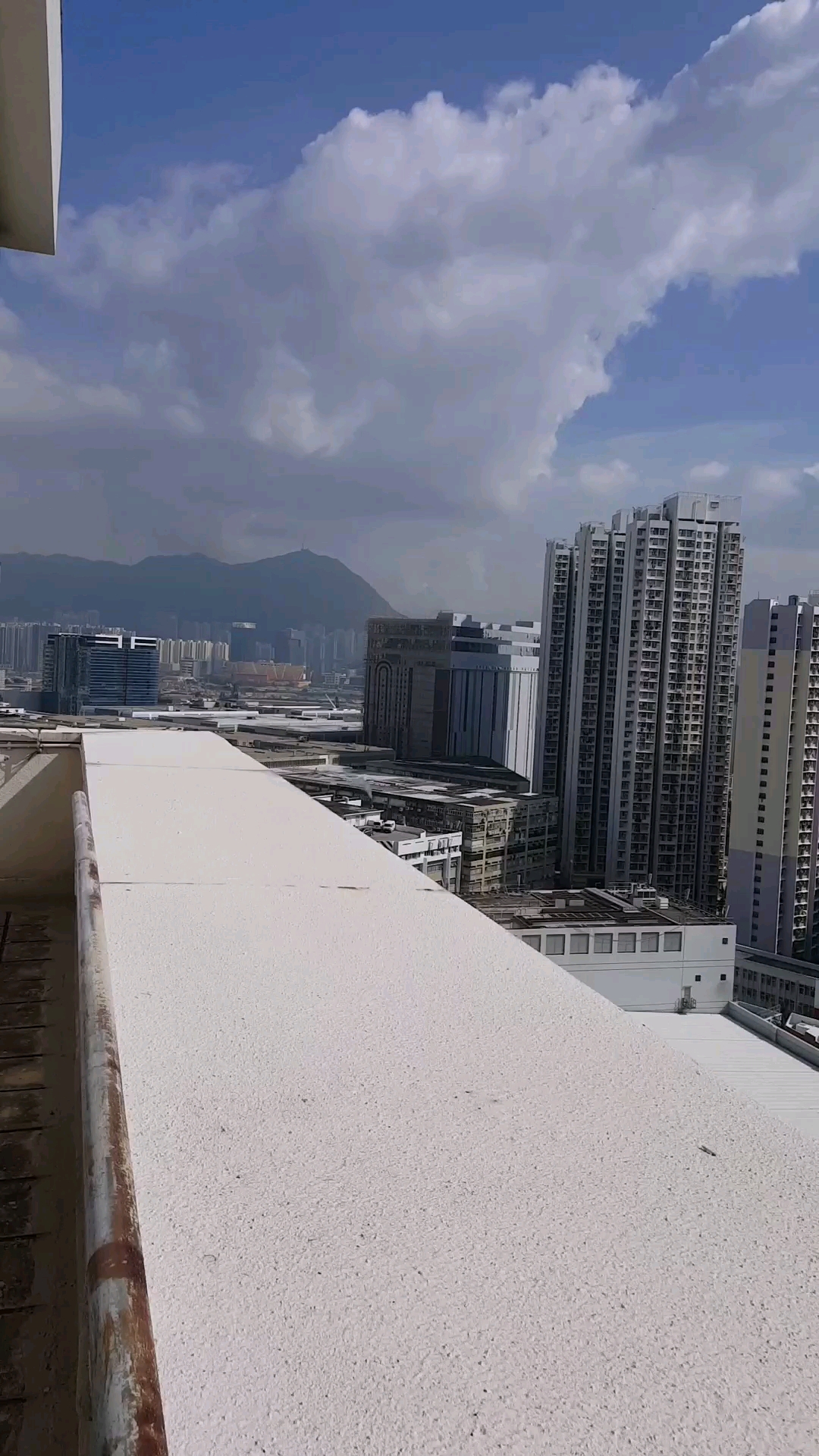 酒店楼顶看风景.