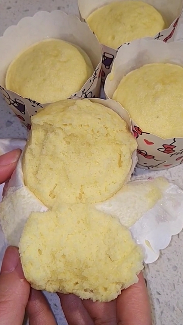 食神大pk#超简单的家庭版蒸蛋糕的做法