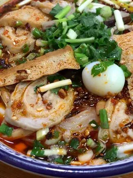 吃双头葫芦头泡馍切一盘梆梆肉拼一个凉菜美美吃一顿