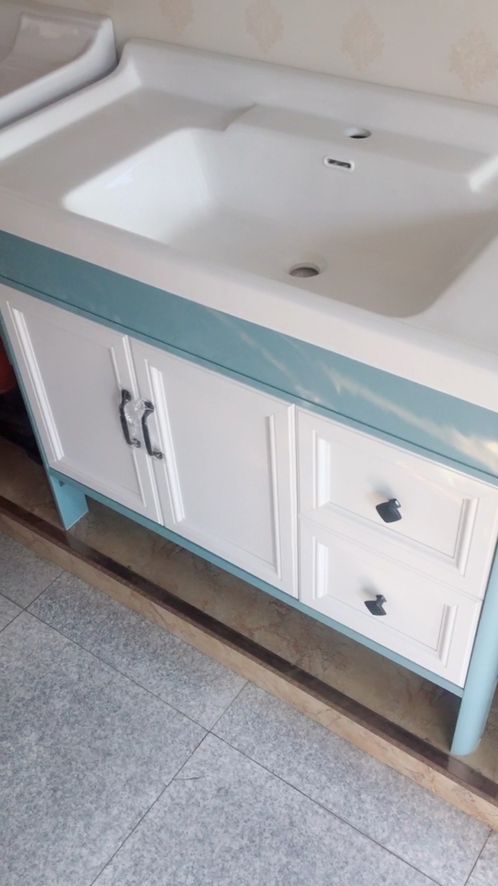 一米碳纤维柜子