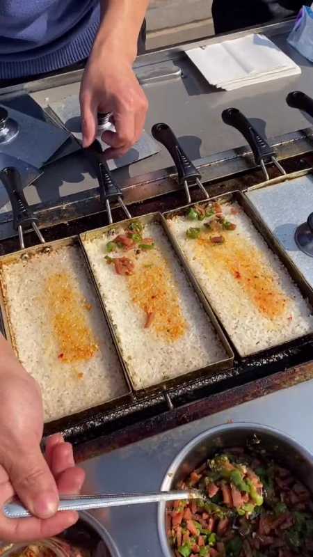 十秒钟教会你湘西现烤锅巴的做法