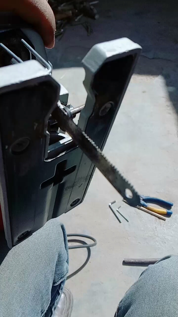 把锋钢锯条加工一下装在曲线锯上-度小视