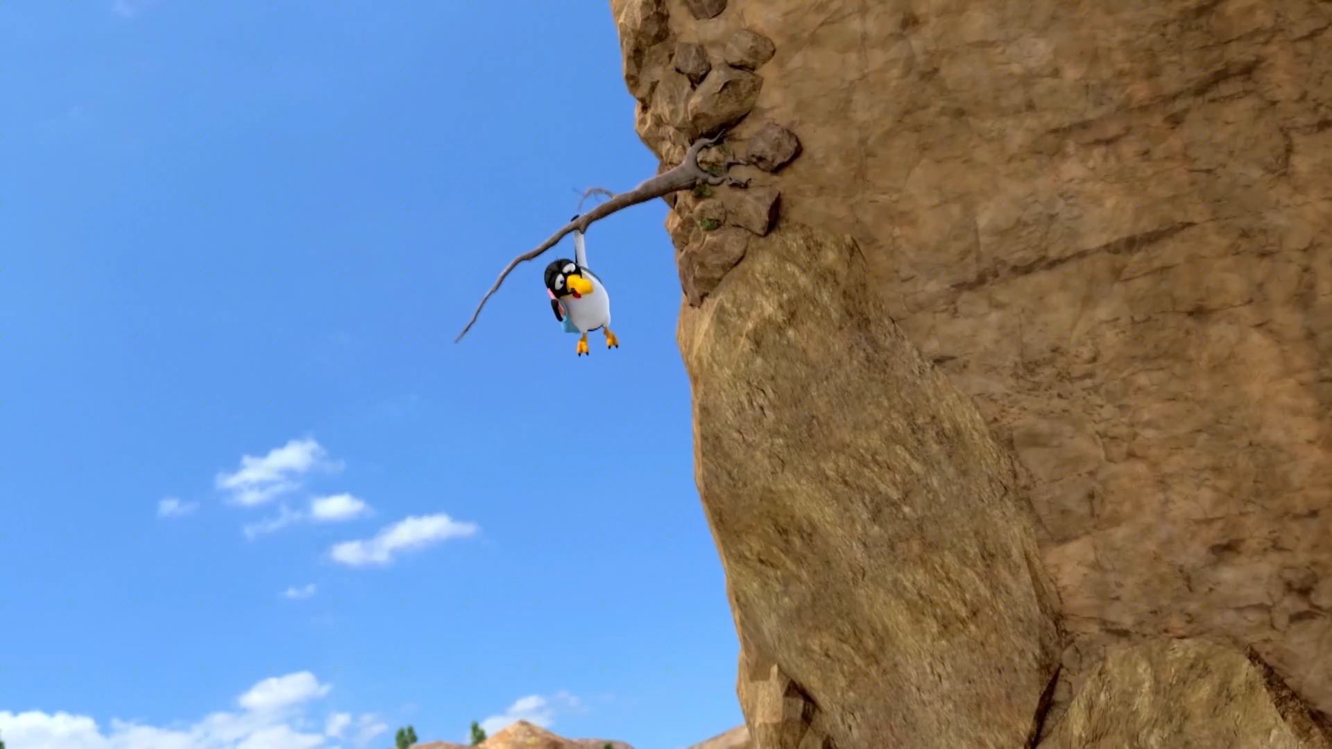 企鹅掉下山崖 倒霉熊竟然用电蚊拍救助 这真的能行吗